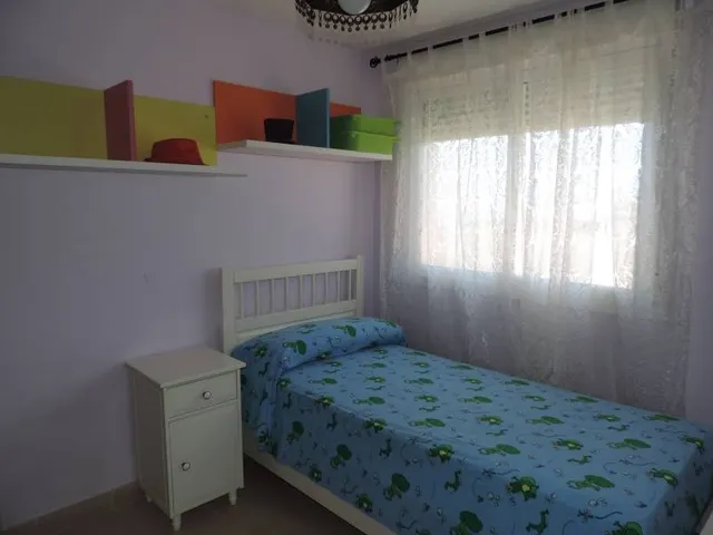 chalet en zona del colegio elians — 26