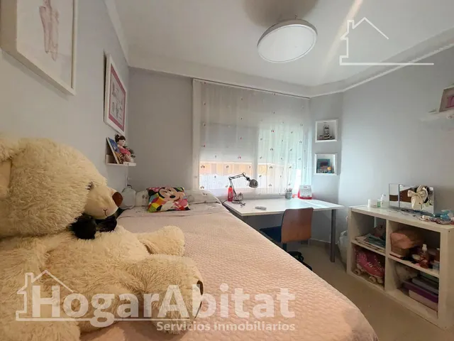 ¡Espectacular! Amplio, impecable y moderno con balcón, todo amueblado — 35