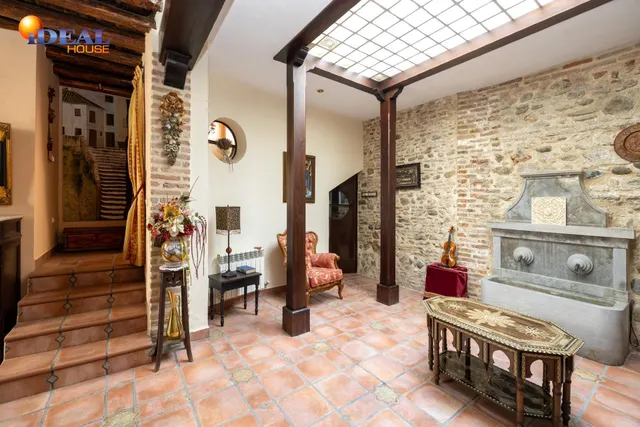 GRAN CASA EN ALBAICÍN BAJO. — 18