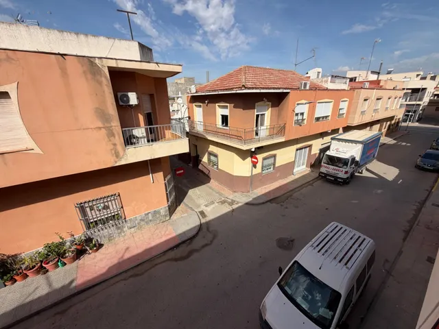 Edificio completo en venta en el centro de Cox – 380 m2 construidos, local + 3 viviendas — 20