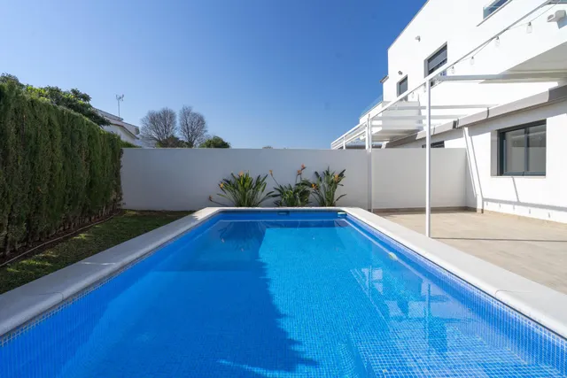 Chalet pareado con garaje, piscina y jardin — 38