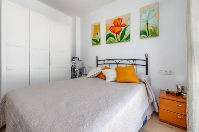 Piso con garaje en venta en Ogijares — 15
