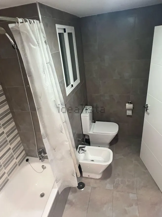 Amplia vivienda reformada Centro de Alicante. Alquiler Temporal — 13