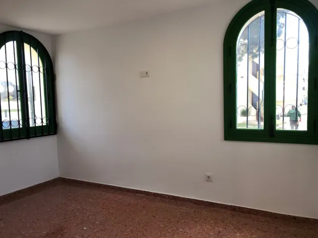 Local comercial situado en las marinas, sobre el Km 4 — 11