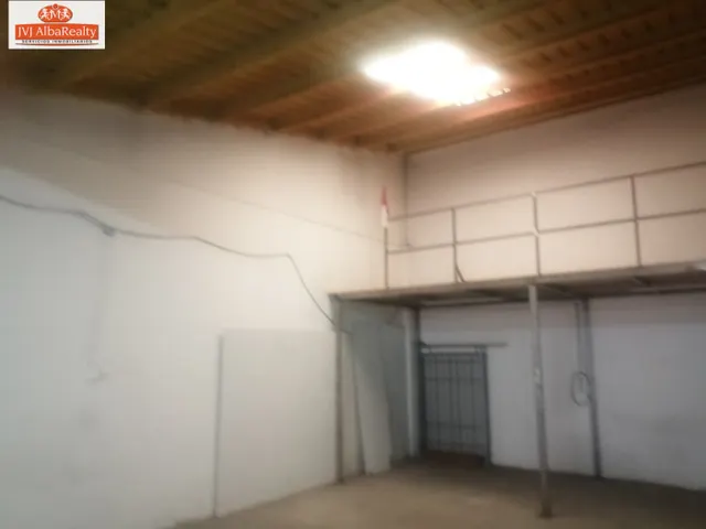LOCAL COMERCIAL CON VADO EN ZONA INDUSTRIA EN VENTA O ALQUILER — 7