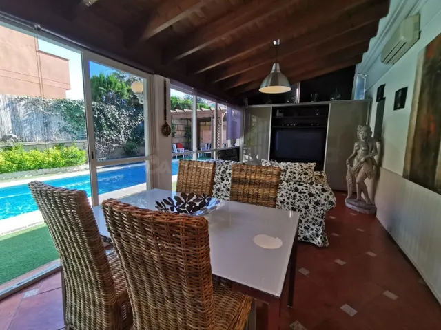 Chalet pareado con piscina y vistas despejadas en Ses Palmer - foto 5