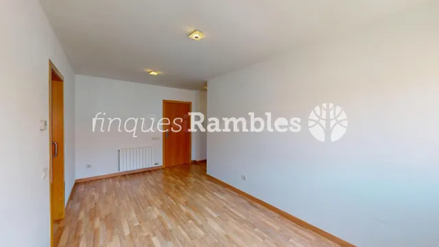 PISO PRÁCTICAMENTE NUEVO, EN LA TRANQUILA ZONA DEL BARRI SAN - foto 5