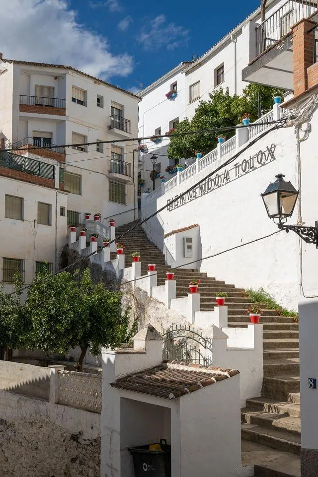 Tradicional casa de pueblo ubicada en Tolox — 31