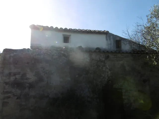 MASIA PARA REFORMAR  CON ALMACENES EN UNA FINCA DE 10 HECTÁREAS — 9