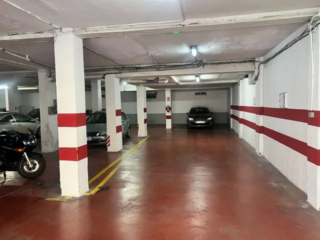 Plaza de aparcamiento en calle Florenci Vives, Tarragona — 8