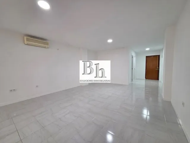 INMOBILIARIA BLANHOGAR VENDE LOCAL EN TORREMOLINOS — 13
