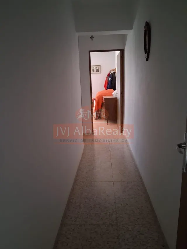 SE VENDE CASA CON PATIO EN LOS ANGUIJES. — 15