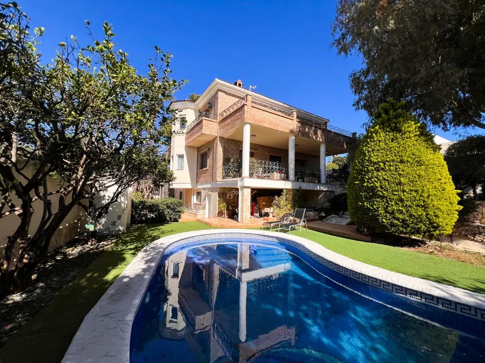 Villa 5 habitaciones 300m² en venta - Centro de la Ciudad Quesada