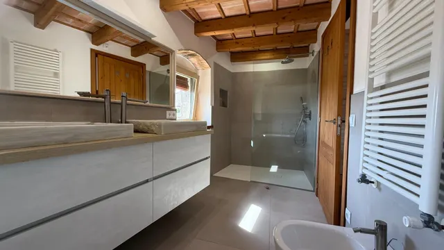 EXCLUSIVA CASA RÚSTICA CON JARDÍN, PISCINA Y VISTAS ABIERTAS — 27
