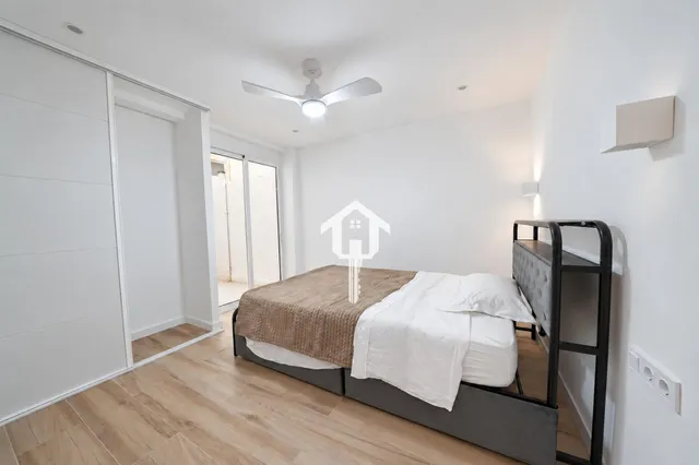 Entreplanta totalmente reformada con 2 patios en exclusiva en zona benalúa de Alicante — 35
