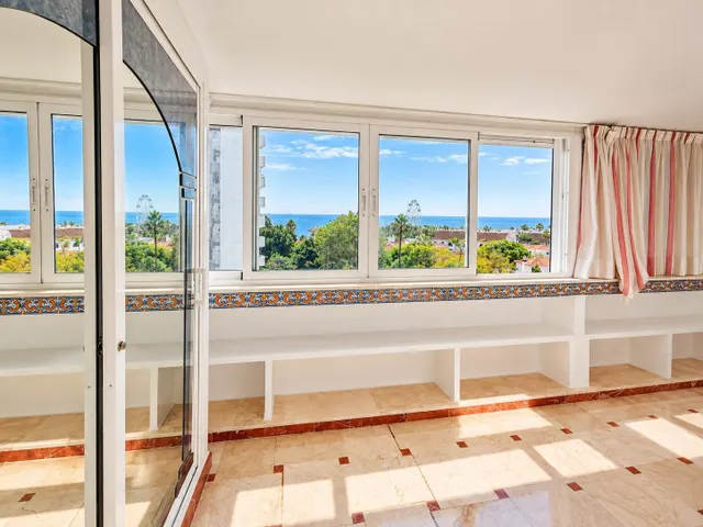 Espectacular dúplex con grandes terrazas y vistas, a 250 m de la playa Carihuela — 35