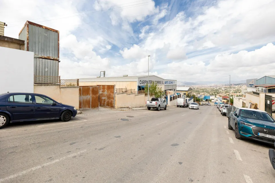 Parcela industrial en poligono industrial las canteras.