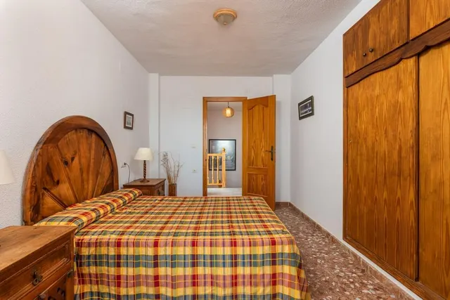 CHALET EN PRIMERA LINEA EN PLAYA GUARDAMAR 6 HABS — 23