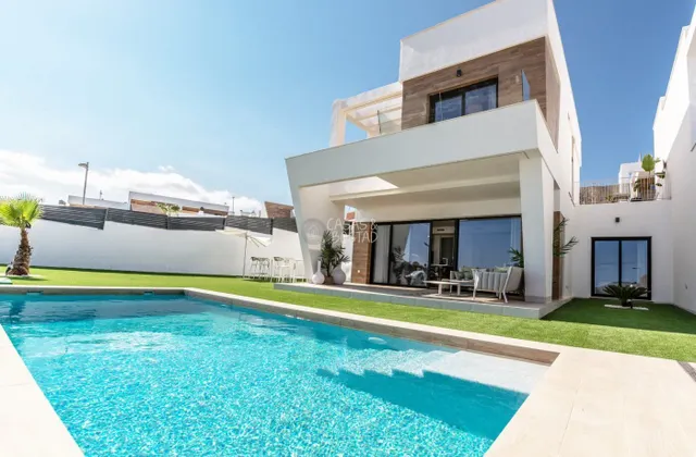 Villas de obra nueva con piscina privada y casa de invitados — 19