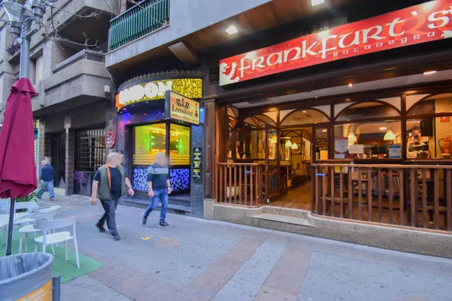 TRASPASO de Local comercial en Pedro Antonio de Alarcón: Oasis de confort y comodidad en pleno centro de Granada — 25