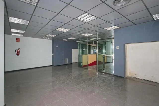 Local comercial 314m² en venta - Cataluña — 11