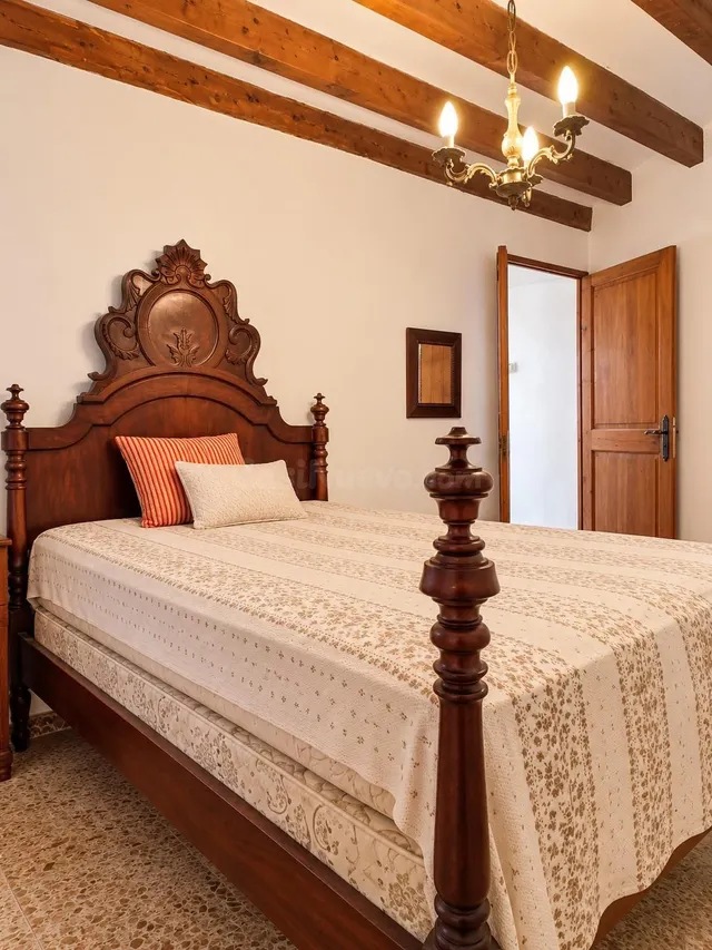 Encantadora casa de pueblo con 4 habitaciones y garaje en plena Serra de Tramuntana. — 5