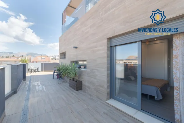 Ático dúplex con piscina en Maracena — 27