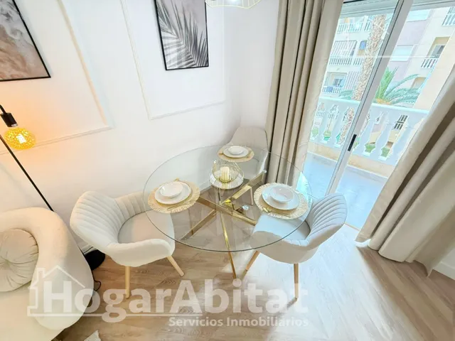 MODERNO, ACOGEDOR Y EXTERIOR EN RESIDENCIAL CON PISCINA Y BALCÓN — 9