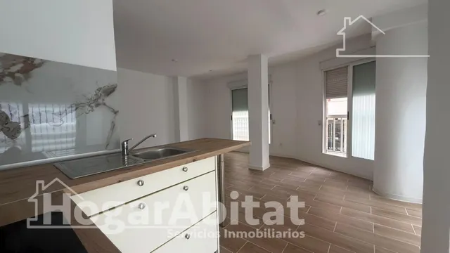 ¡OPORTUNIDAD! REFORMADO Y EXTERIOR CON ASCENSOR EN EL CENTRO — 8
