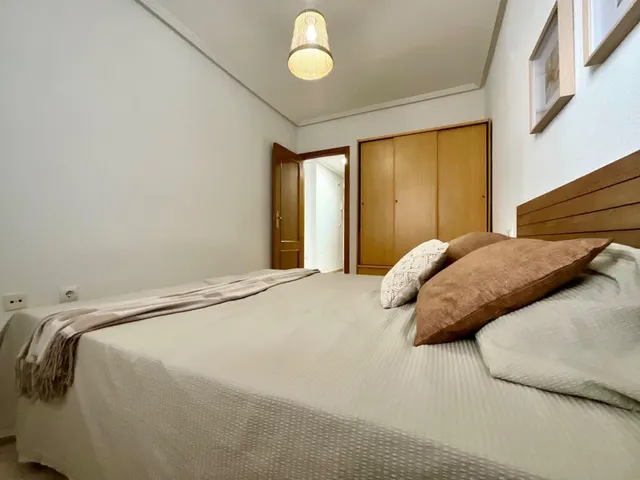Gran apartamento en Torrevieja: 1 baño, 1 aseo — 27