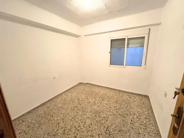 Piso en Venta 3 Dormitorios 1 Baño — 6