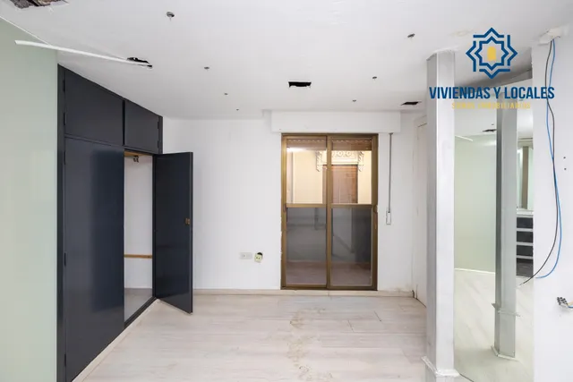 ATENCIÓN INVERSORES. Edificio comercial en pleno centro de Granada, entre Puentezuelas y Alhóndiga — 33