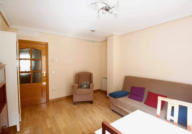 PISO DE UNA HABITACIÓN CON ASCENSOR EN CARABANCHEL - foto 5