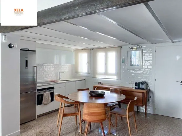 Quadrat d'or - Estudio diseñado como vivienda — 2