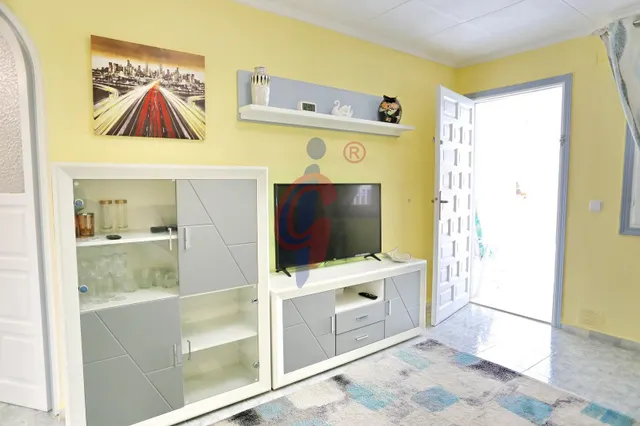 Se alquila encantador bungalow en planta baja en la urbanización San Luis, Torrevieja — 11