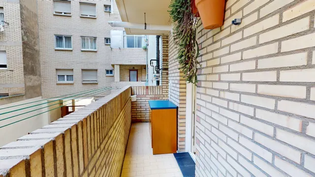 Piso con 2 terrazas y 3 dormitorios junto a la Aljafería, Zaragoza — 12
