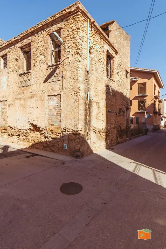 CASA ESQUINERA PARA REFORMAR EN VENTA EN SANTA BÁRBARA (TARRAGONA) — 3