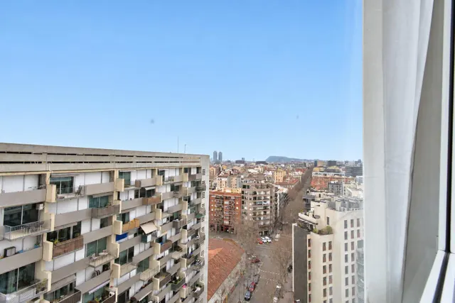 Impresionante piso con vistas despejadas — 15