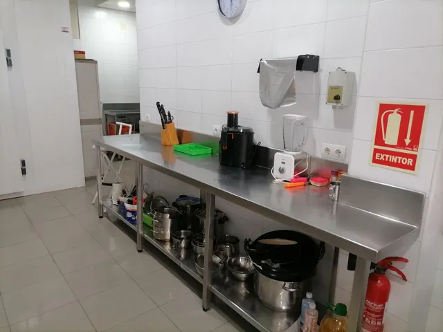 OPORTUNIDAD VIVIENDA + NEGOCIO EN CACABELOS — 28