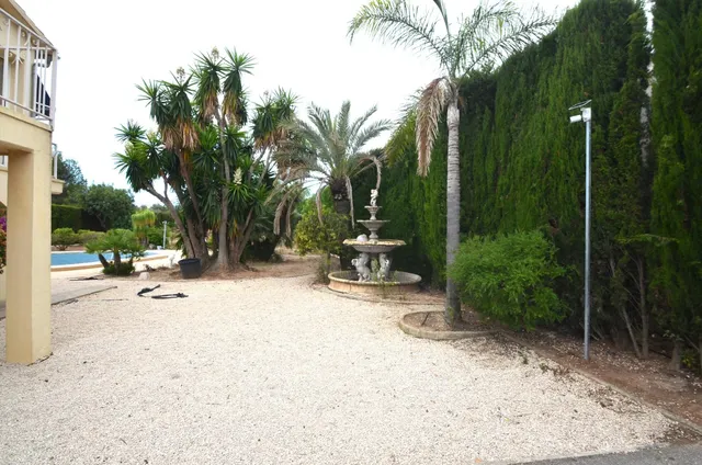 SE VENDE MAGNIFICA VILLA EN LA NUCIA — 42