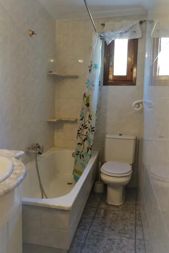 Piso en pleno centro de Requena, listo para entrar a vivir — 3