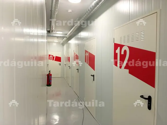 TRASTEROS EN ALQUILER EN CALLE CANDELARIO JUNTO AVENIDA VILLAMAYOR Y ESTACIÓN DE AUTOBUSES — 2