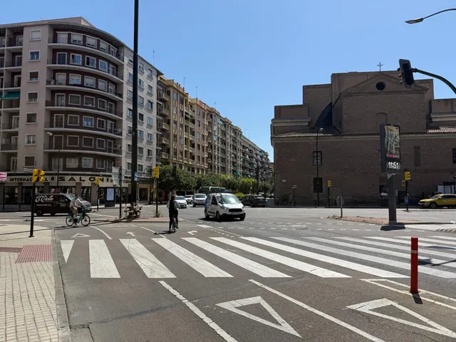 Local comercial en alquiler en Calle Borao. Zaragoza — 14