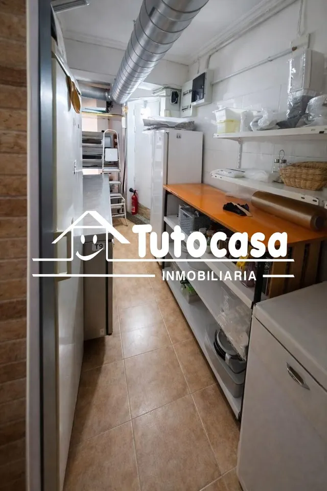 SE  VENDE  piso en planta baja  COMERCIAL  PISO BAJO 100% FINANCIACION . — 19
