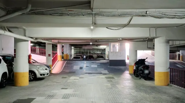 Parking de moto 4m² en alquiler - Barcelona - foto 3
