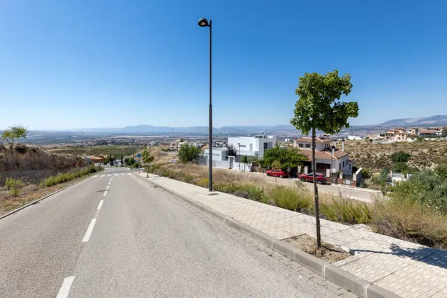 Venta de solar urbano en La Zubia (Zona Altos de La Zubia) — 14