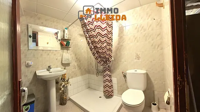 OPORTUNIDAD Casa en Binéfar con mucho espacio — 22