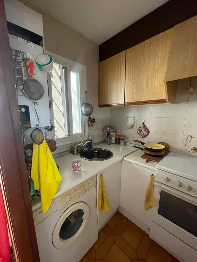 Apartamento con terraza y piscina a solo 25 m de la playa de - foto 5