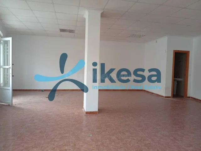VENTA DE LOCAL + 2 GARAJES EN MACAEL (ALMERÍA) - foto 3