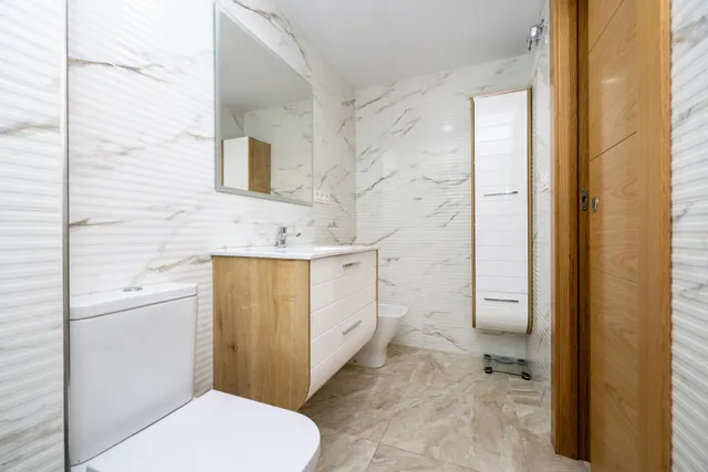Dúplex de 4 dormitorios con vistas al mar, terraza y piscina en Velilla-Taramay — 30